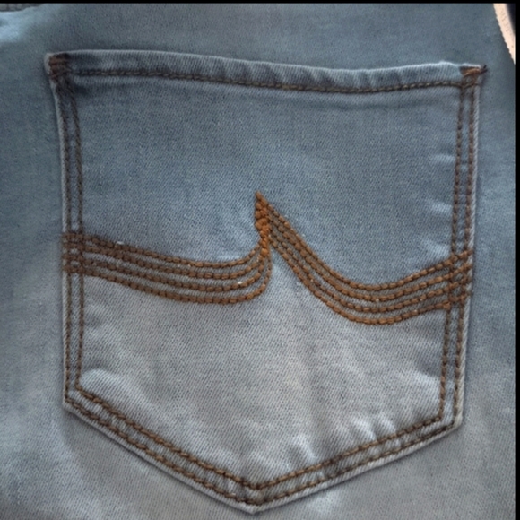 California Vintage Premium Wash Blue Jeans - Picture 5 of 8